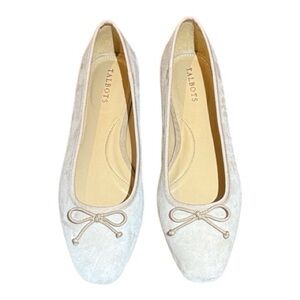 NWOB Talbots Tinsley Bow Suede Ballet Flats Neutral Size 10